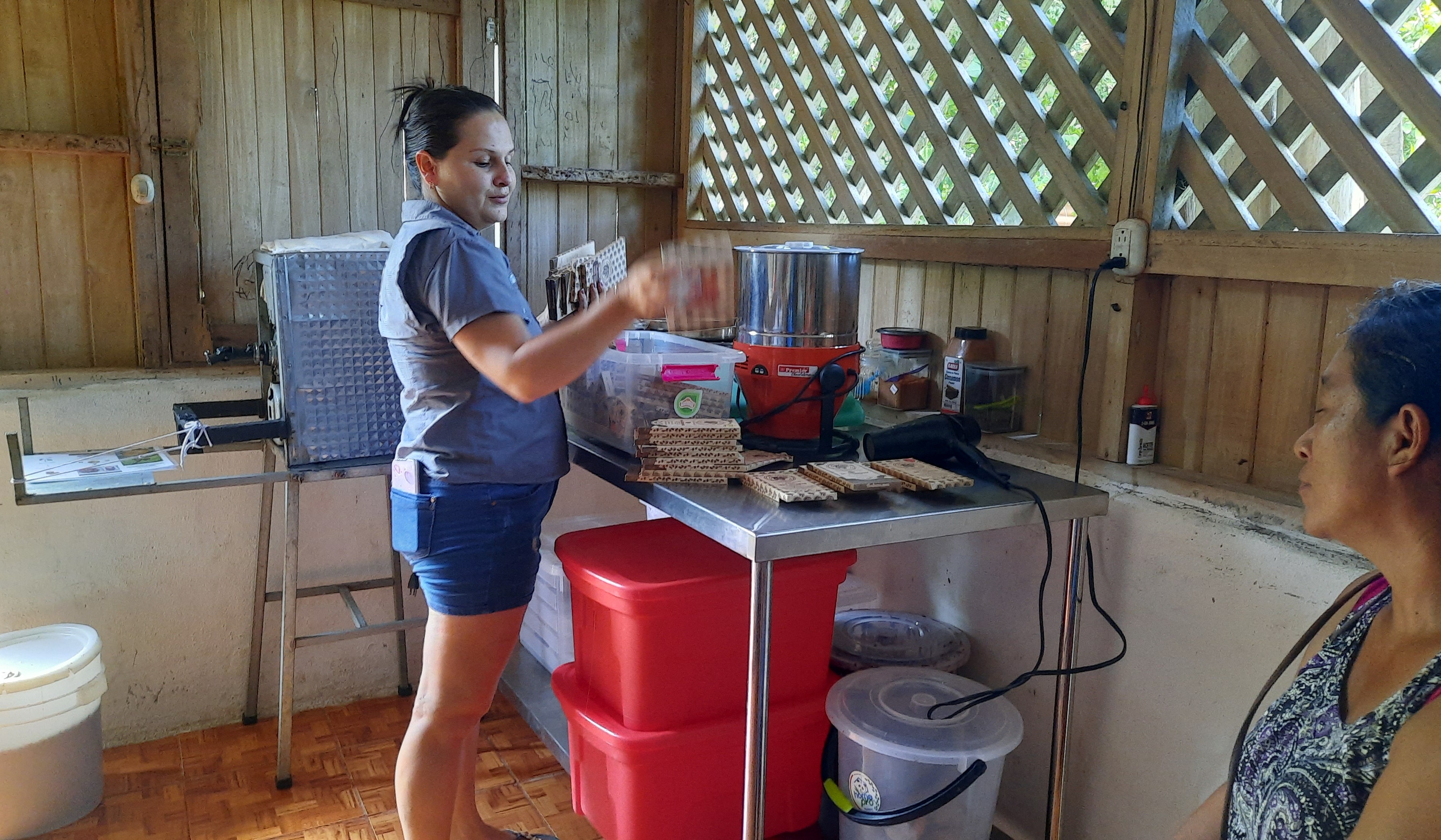 Labelling of cacao products at Osa Cacao